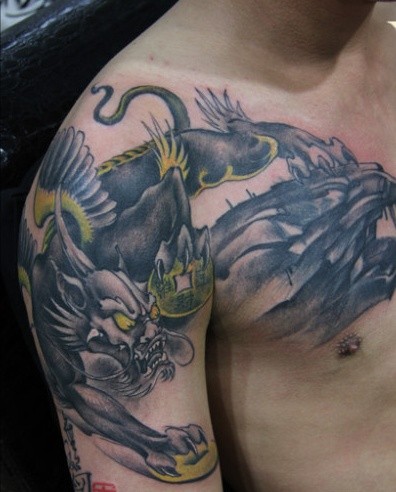 点击大图看下一张：招财神兽的貔貅纹身