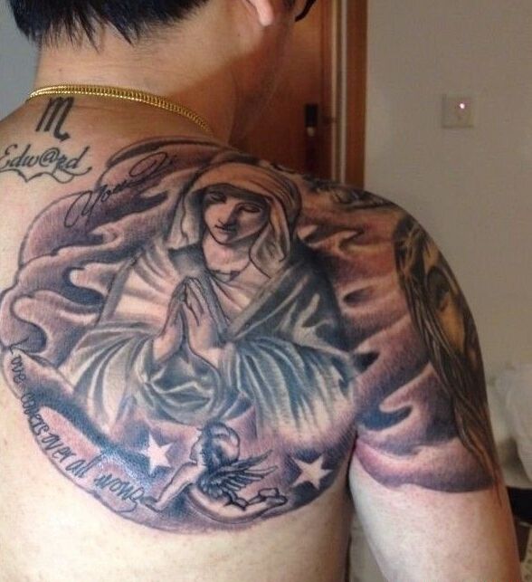 点击大图看下一张：披肩圣母天使纹身