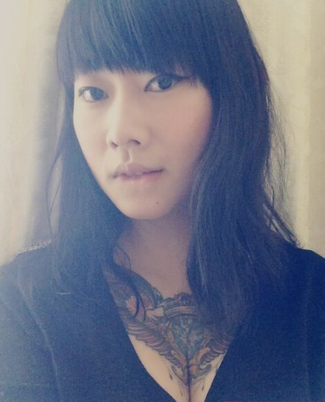 点击大图看下一张：美女胸部霸气图腾纹身