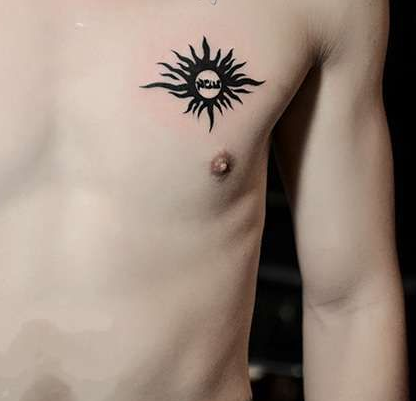 点击大图看下一张：男性胸口太阳图腾纹身