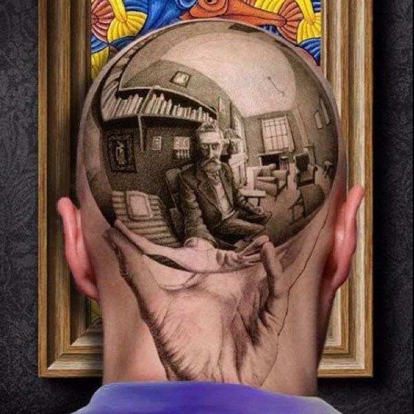 点击大图看下一张：光头男个性创意的头部纹身