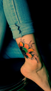 美女脚踝唯美好看的彩色莲花纹身