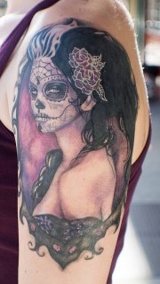 女性手臂个性的人物纹身