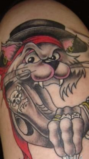 猫和老鼠海盗打扮的tom纹身