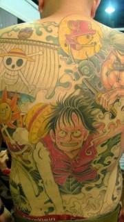 男性满背海贼王纹身图案