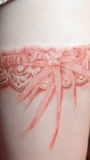女生性感的蕾丝蝴蝶结纹身图案