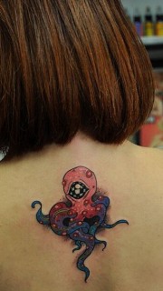 个性格子独眼小章鱼纹身