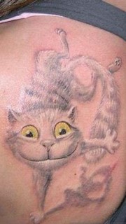 美女背部可爱的卡通3d猫纹身