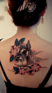 可爱狗狗后背水墨肖像纹身图案