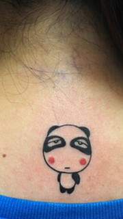 可爱呆萌的小熊猫纹身