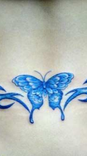 适合女子的蓝色蝴蝶纹身图案