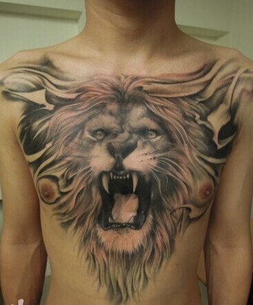 点击大图看下一张：胸口霸气狮子纹身作品