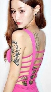 个性美女梦露手臂纹身图案