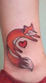 可爱时尚狐狸纹身图案