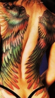 时尚女满背霸气的翅膀纹身图案