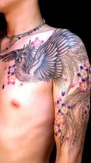 男性手臂凤凰樱花纹身图案