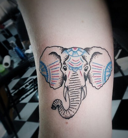 点击大图看下一张:手臂线条象纹身图案