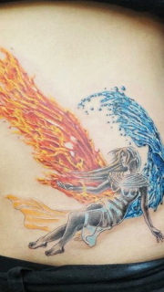 美女腹部时尚的彩色天使纹身图案