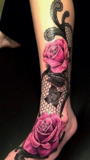 腿部玫瑰花蕾丝纹身图案