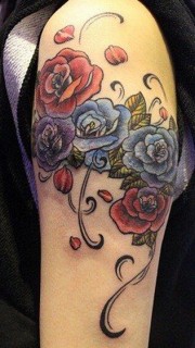 手臂彩色玫瑰纹身图案