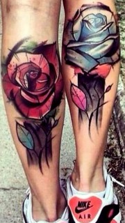 腿部彩色玫瑰纹身图案
