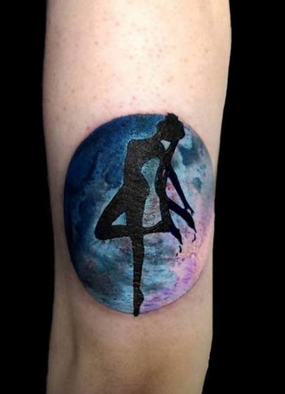 点击大图看下一张：手臂彩色星空美少女战士纹身图案