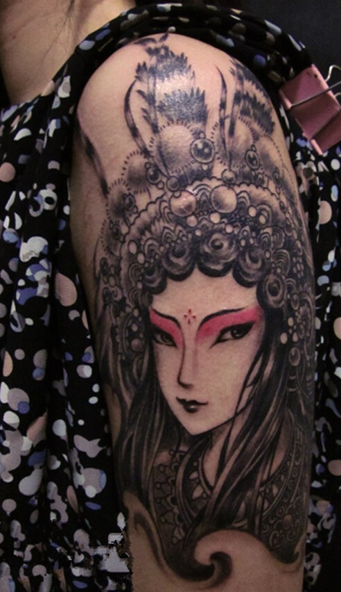 点击大图看下一张：经典的京剧花旦纹身