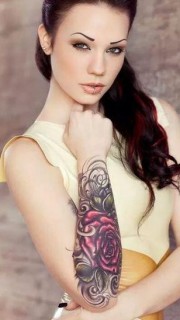 时尚美女玫瑰花臂纹身图案