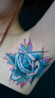 腋下漂亮精巧的玫瑰花纹身图案
