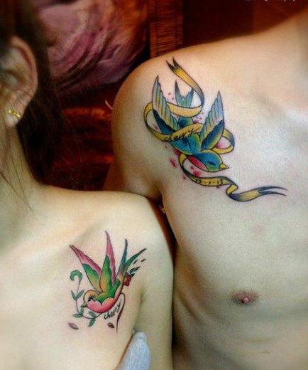 点击大图看下一张：可爱完美的情侣小燕子纹身图片