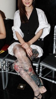 漂亮美女明星李小璐花腿纹身图案