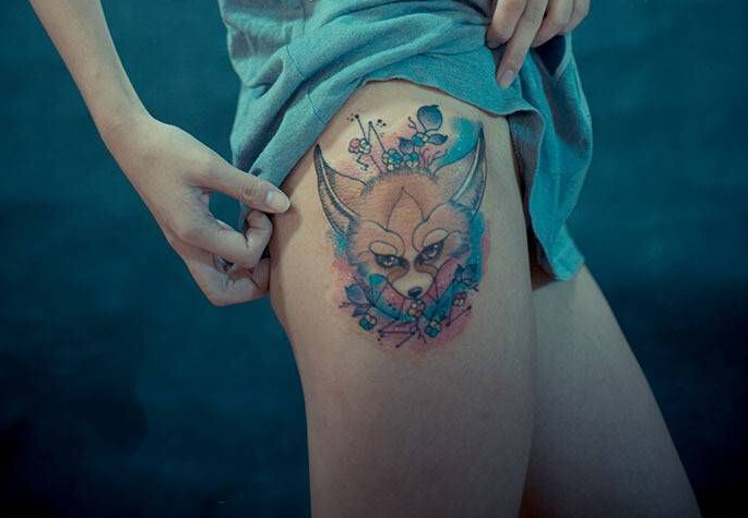 点击大图看下一张：长腿美女小狐狸时尚纹身图案