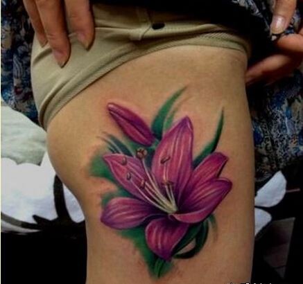 点击大图看下一张：女生腿漂亮好看的部彩色百合花纹身图