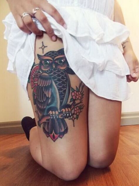点击大图看下一张：女性腿部个性时尚好看的猫头鹰纹身图
