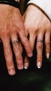 情侣手指戒指纹身
