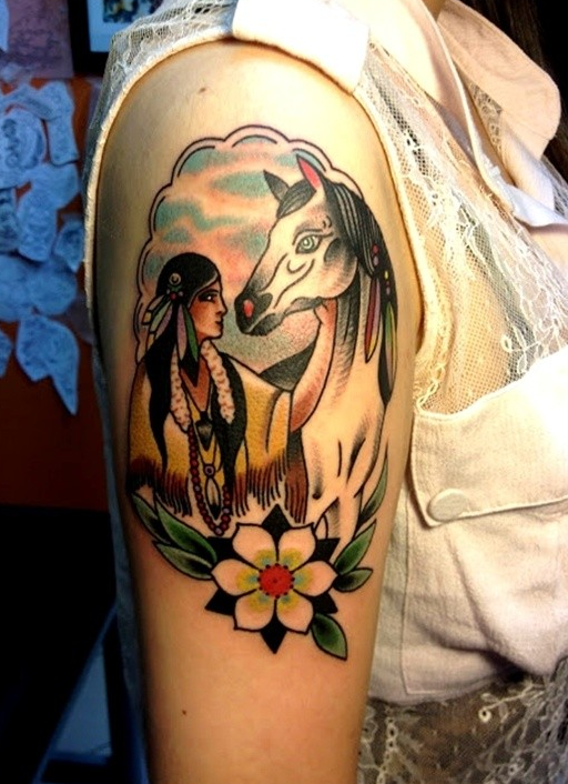 点击大图看下一张：女性手臂少女和马纹身