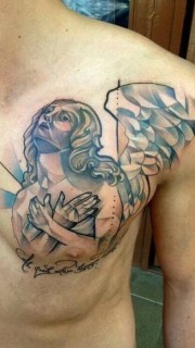 胸前抽象天使纹身图案