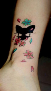 美女腿部猫咪樱花纹身图片