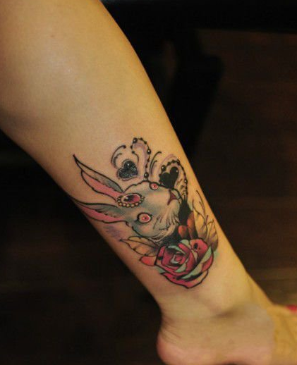 点击大图看下一张：女性脚踝小清新兔子纹身