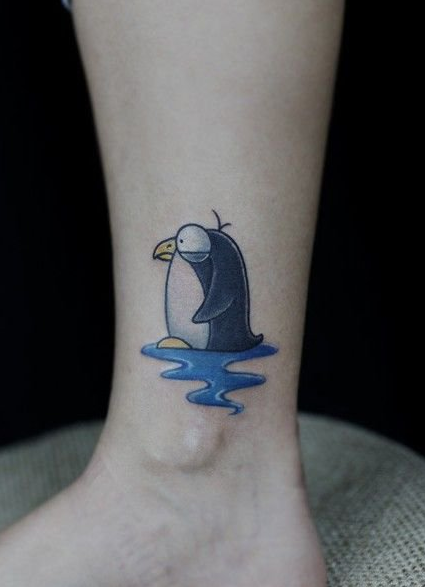 点击大图看下一张：萌企鹅脚踝纹身