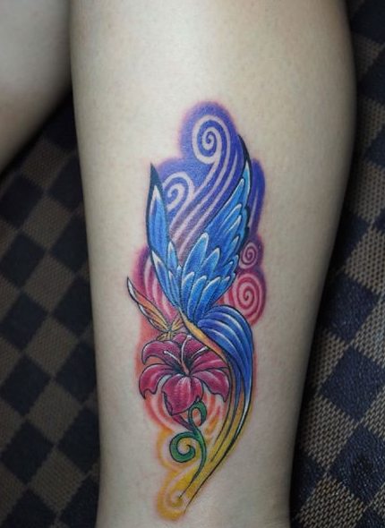 点击大图看下一张：好看的彩色蝴蝶花纹身图案