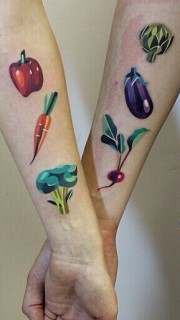 情侣手臂可爱的蔬菜纹身图案