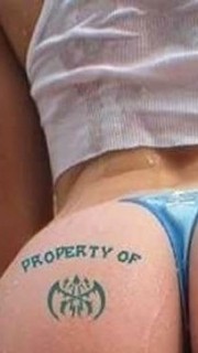 美女臀部性感的英文字纹身