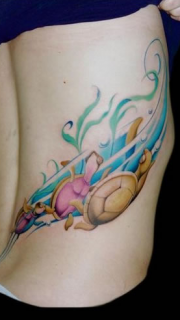 女生腰部可爱的小海龟纹身图案