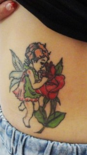 腹部天使玫瑰花纹身图案