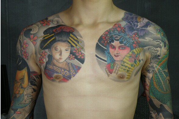 点击大图看下一张：肩部漂亮的日本艺妓和中国花旦纹身图片