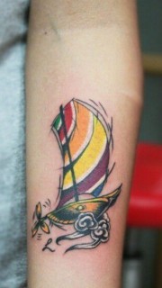 海上小帆船创意手臂纹身