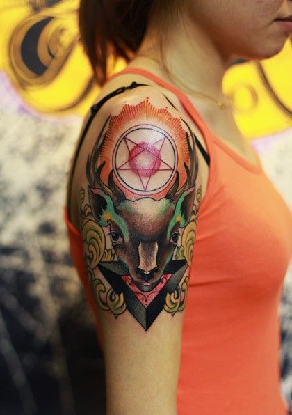 点击大图看下一张:另类复古鹿头像手臂纹身