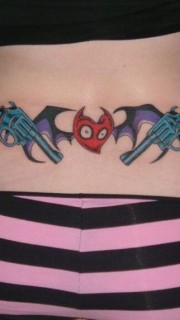 吸血蝙蝠和枪刺青