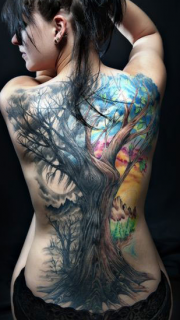 美女满后背的彩色树纹身图